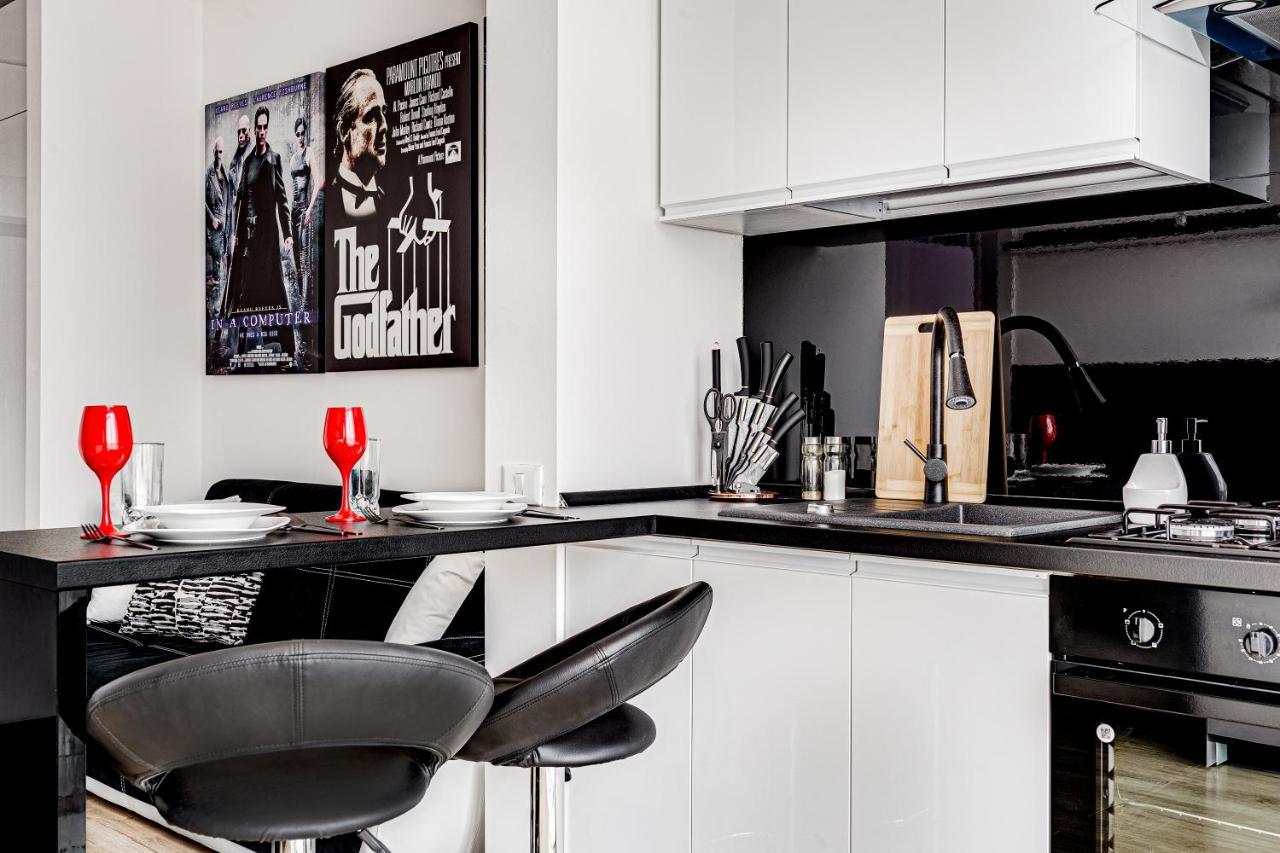 Апартаменты Ari Cinema Apartament With 2M Videoproiector Арад Экстерьер фото