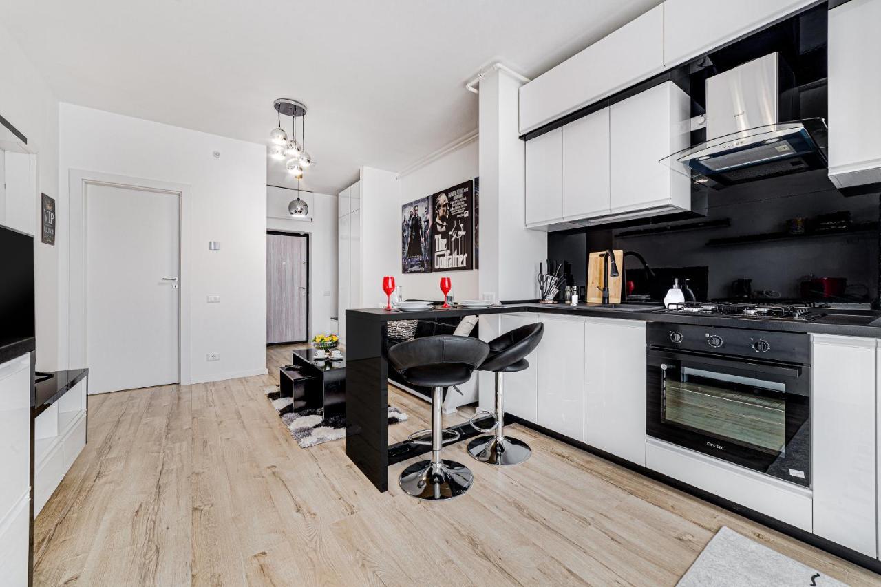 Апартаменты Ari Cinema Apartament With 2M Videoproiector Арад Экстерьер фото