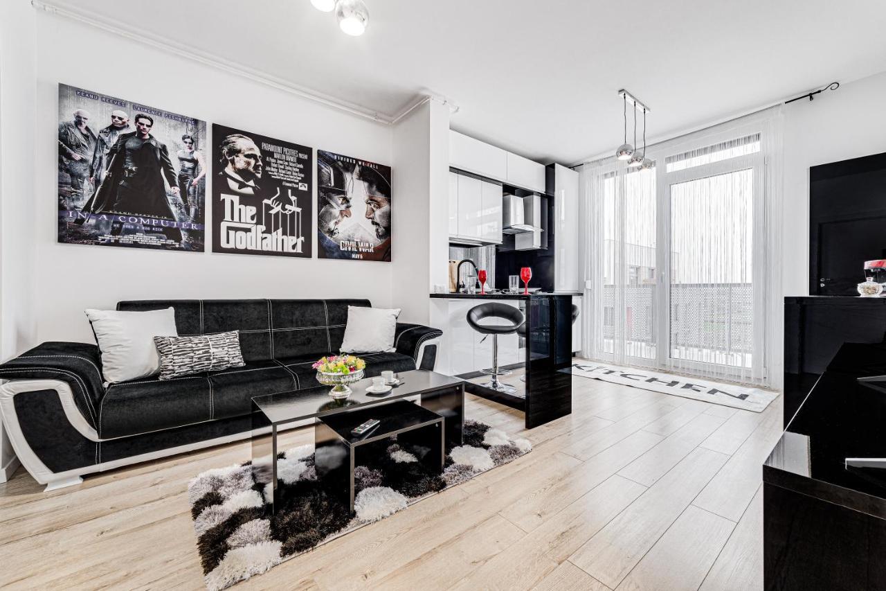 Апартаменты Ari Cinema Apartament With 2M Videoproiector Арад Экстерьер фото