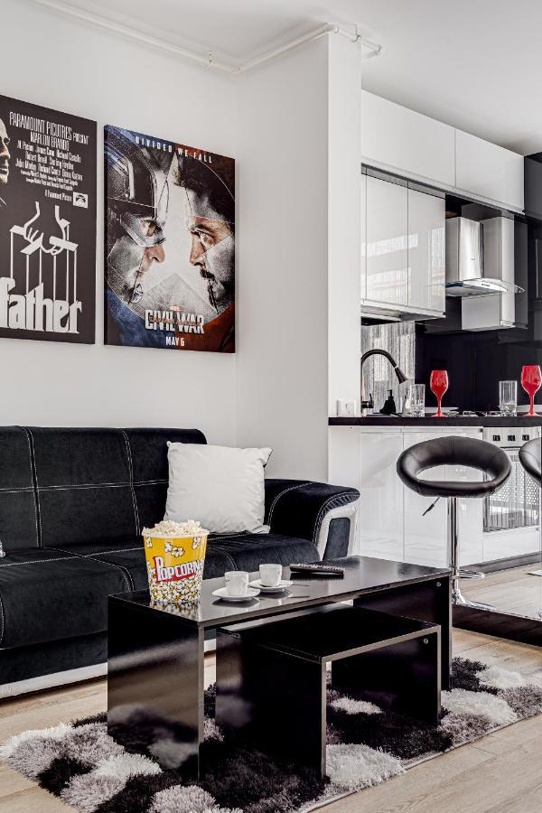 Апартаменты Ari Cinema Apartament With 2M Videoproiector Арад Экстерьер фото